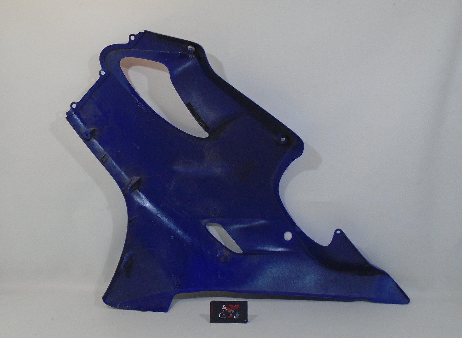 LATERAL DELANTERO DERECHO.
 HONDA CBR 600F 1999-2000. - Imagen 3