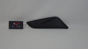 TAPA LATERAL IZQUIERDA DEPOSITO HONDA CBR 1000RR 2004-07