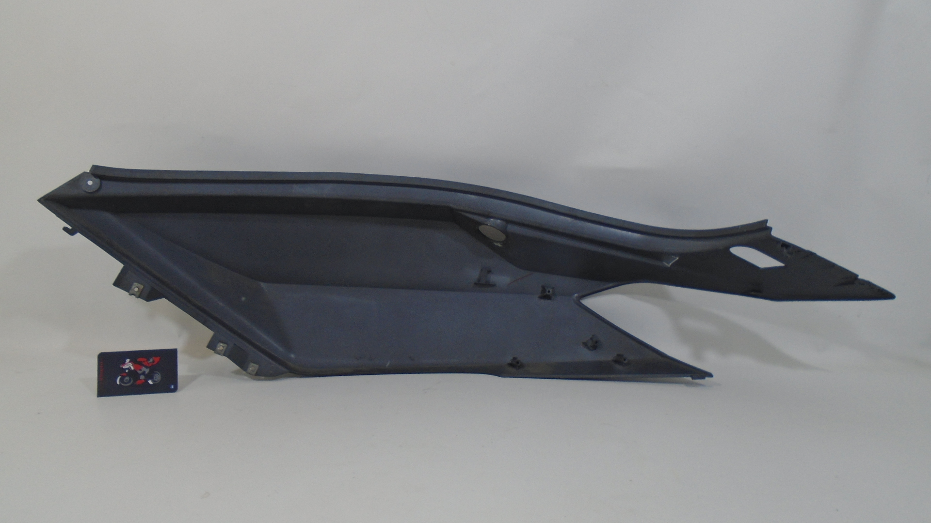 TAPA LATERAL TRASERA  SYM JOYMAX GTS 300 - Imagen 3