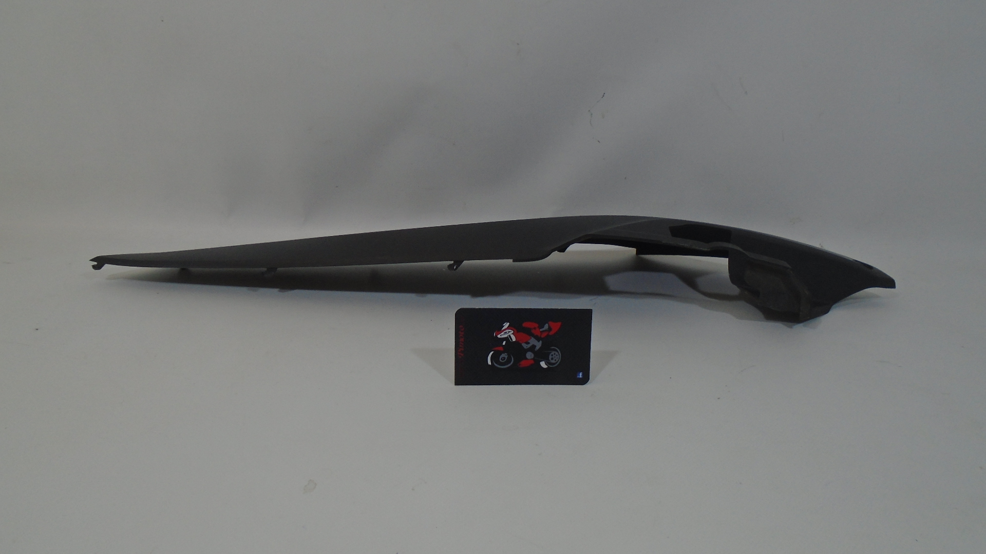 BAJO ASIENTO IZQUIERDO SYM JOYMAX GTS 300 - Imagen 4