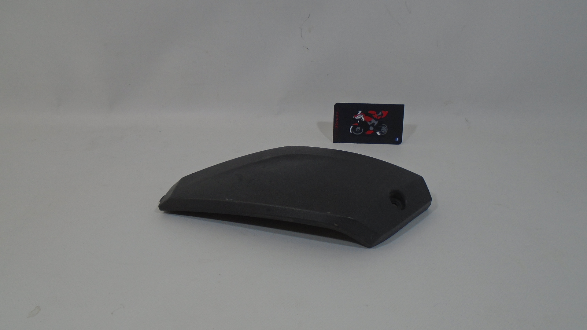 TAPA REGISTRO CONTRAESCUDO (FALTA PESTA&Ntilde;A) SYM JOYMAX GTS 300 - Imagen 4