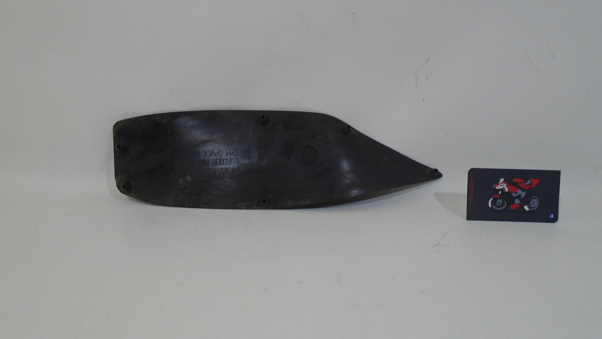 ALFOMBRILLA TRASERA IZQUIERDA SYM JOYMAX GTS 300 - Imagen 2