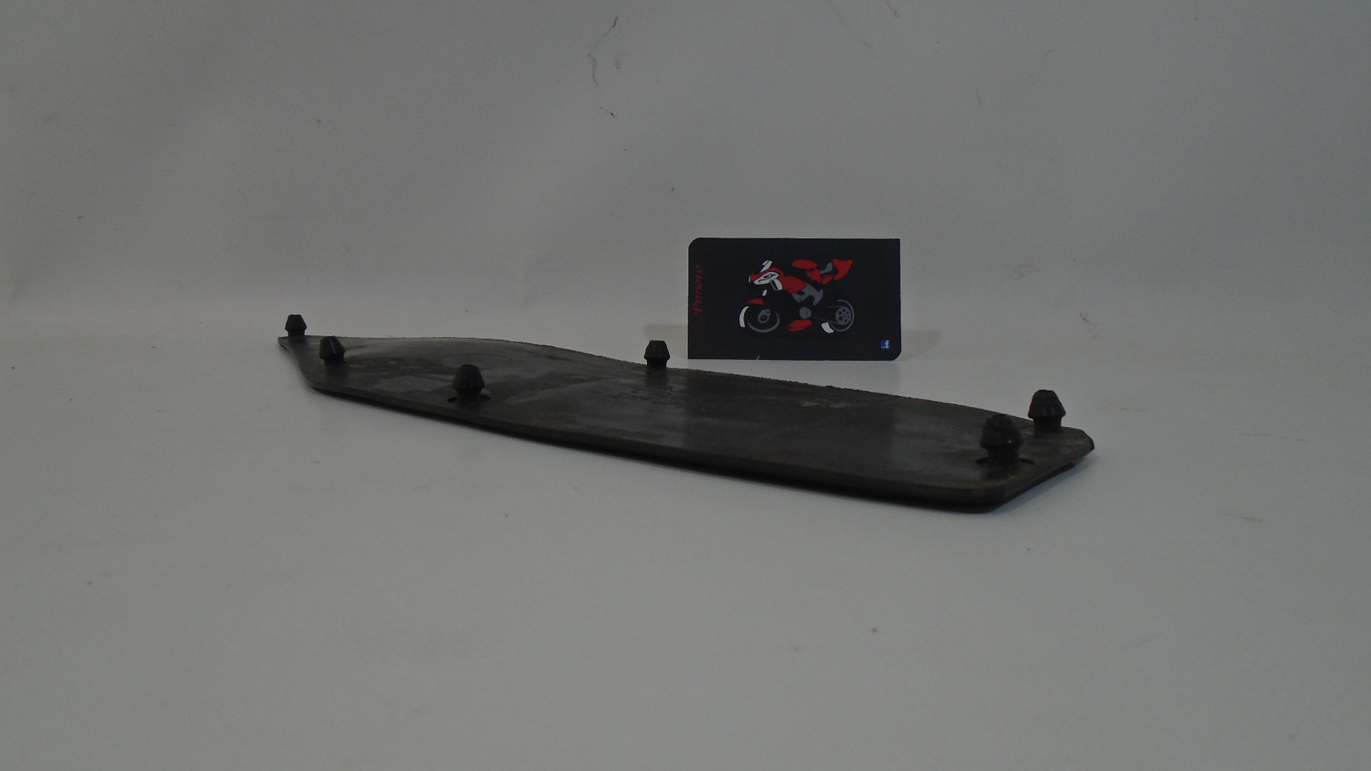 ALFOMBRILLA TRASERA IZQUIERDA SYM JOYMAX GTS 300 - Imagen 3