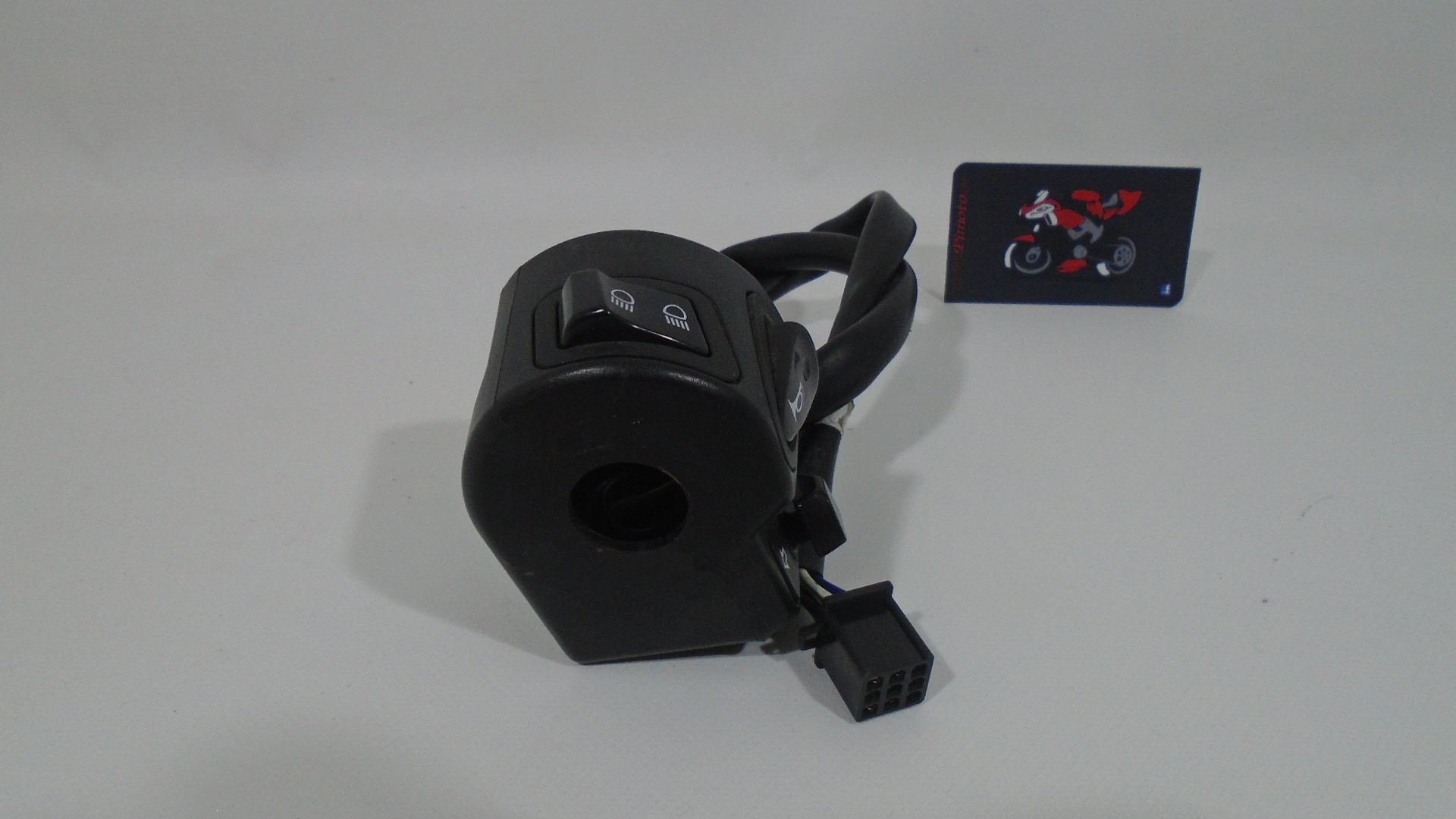 PI&Ntilde;A IZQUIERDA DE LUCES HONDA PCX 125 2010- 2014 - Imagen 3