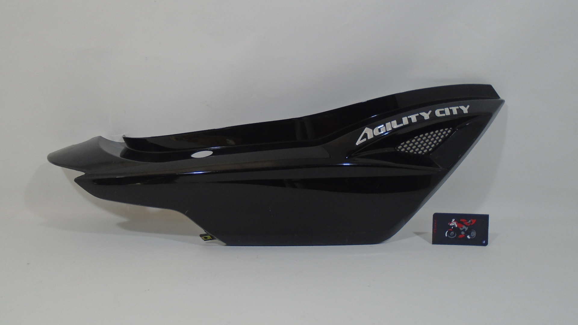 TAPA LATERAL TRASERA DERECHA NEGRA KYMCO AGILITY CITY (E4)