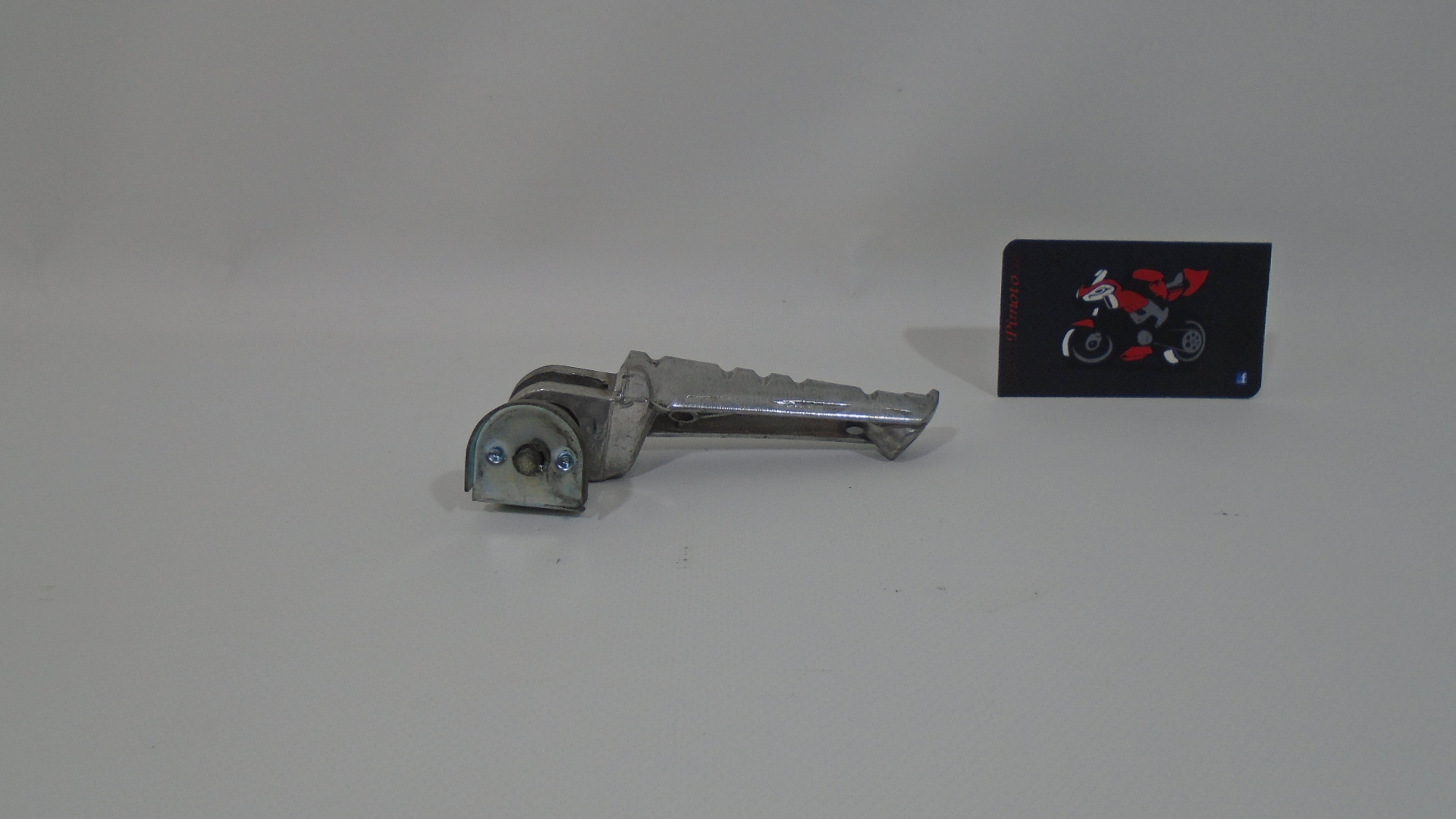 ESTRIBO TRASERO DERECHO HYOSUNG GTR 250 INYECCION 08-09 - Imagen 3