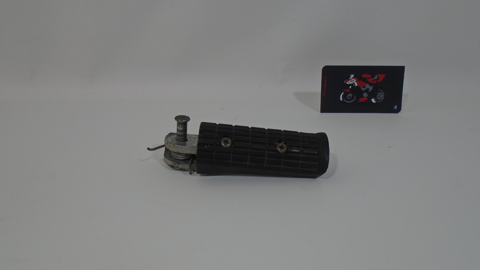 ESTRIBO DELANTERO DERECHO HYOSUNG GTR 250 INYECCION 08-09