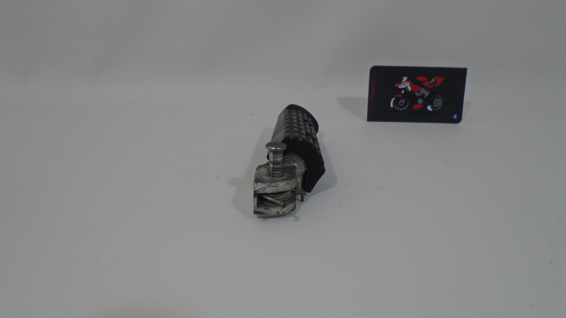 ESTRIBO DELANTERO DERECHO HYOSUNG GTR 250 INYECCION 08-09 - Imagen 3