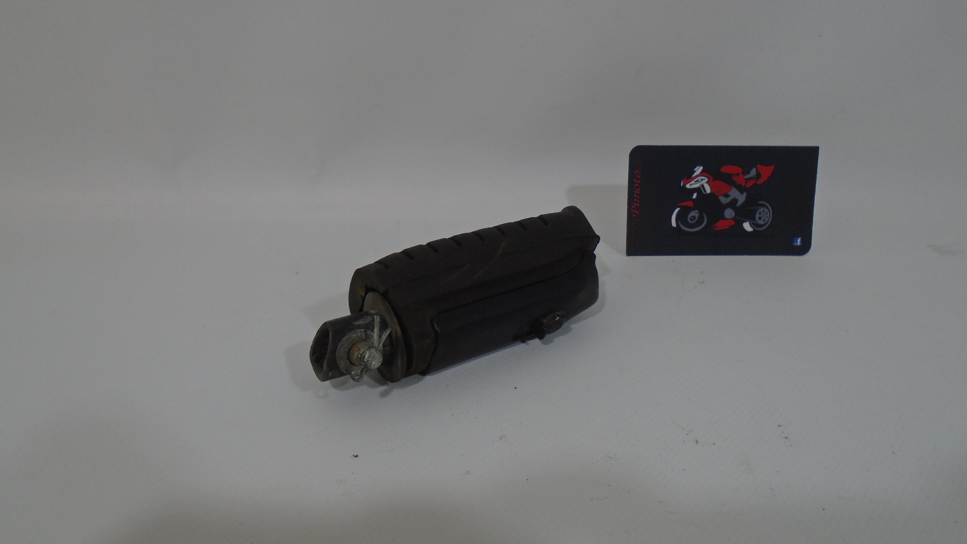 ESTRIBO TRASERO DERECHO HONDA CBF 125 08/15 - Imagen 4