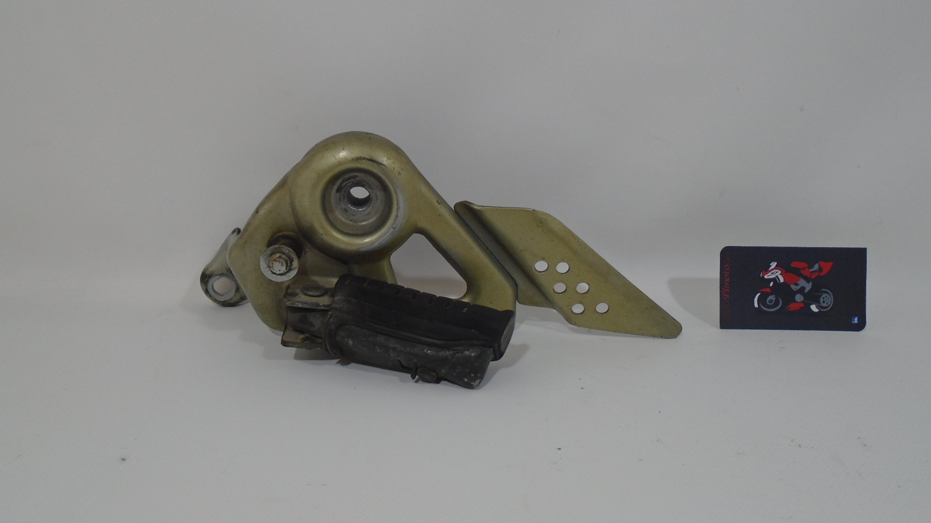 SOPORTE ESTRIBO DELANTERO IZQUIERDO HONDA CBF 125 08/15
