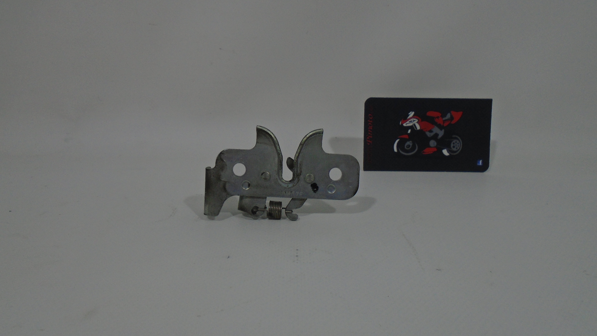 CERRADURA TAPA GASOLINA YAMAHA XMAX 300 17-21 - Imagen 3