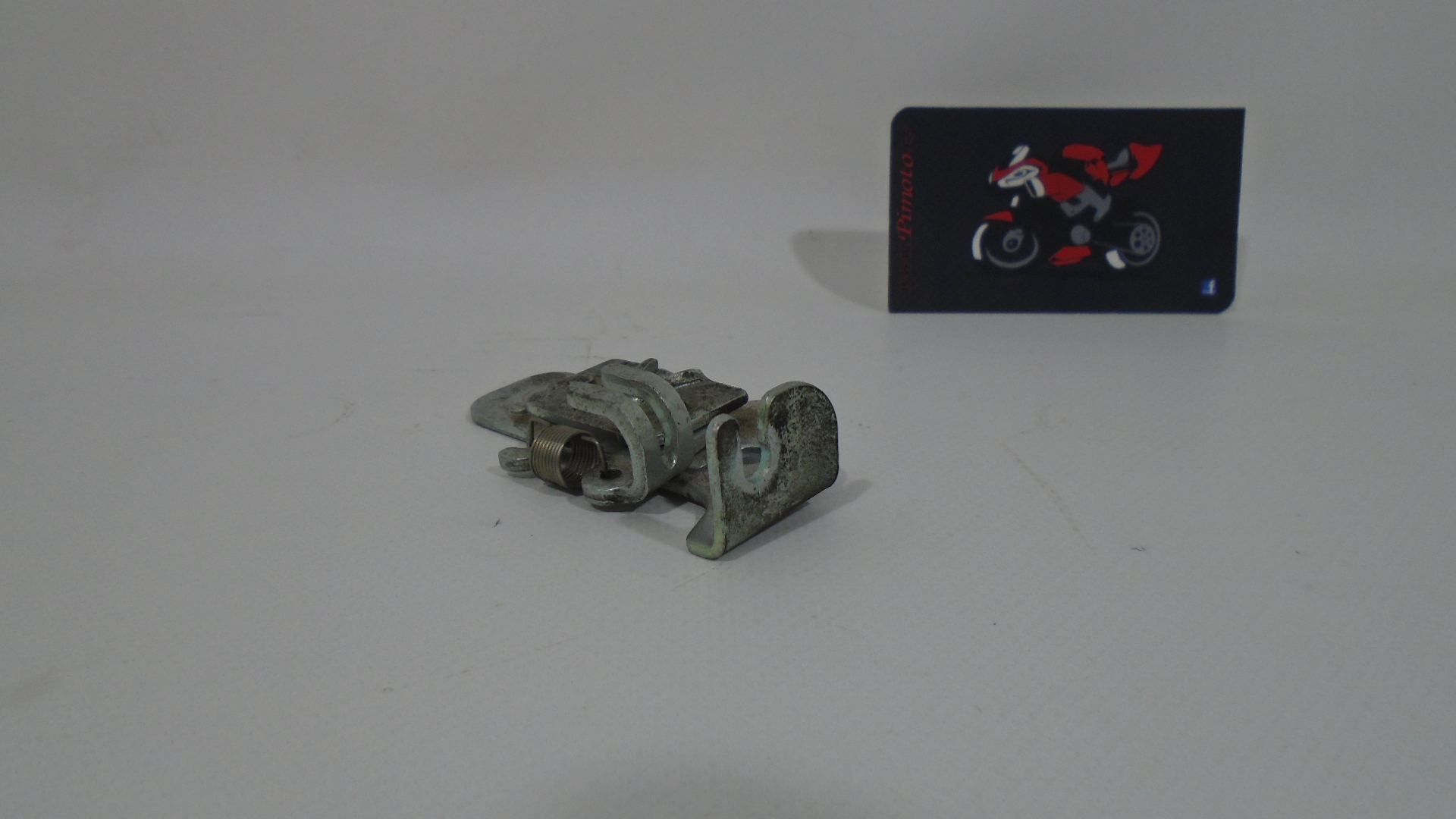 CERRADURA TAPA GASOLINA YAMAHA XMAX 300 17-21 - Imagen 4
