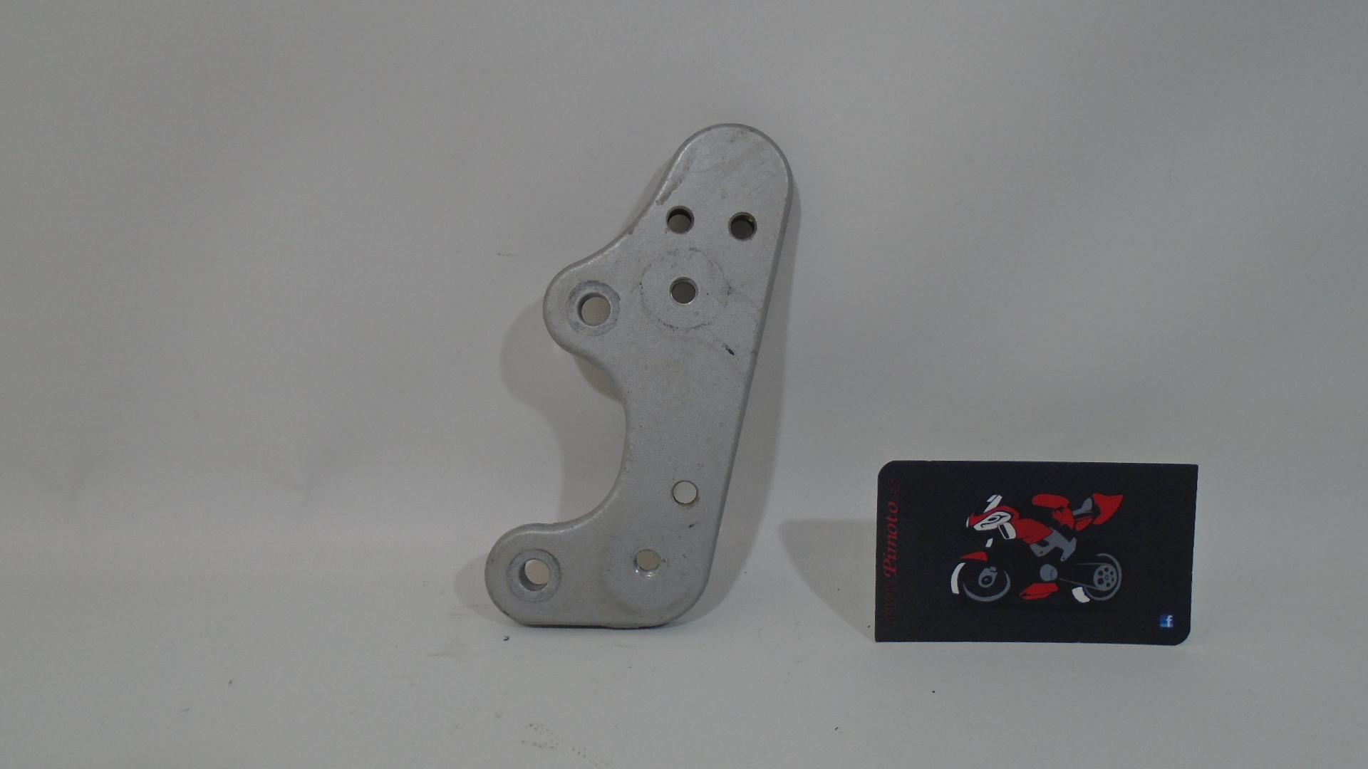 PLETINA ESTRIBO DELANTERO IZQUIERDO HYOSUNG GTR 650 2004/14
