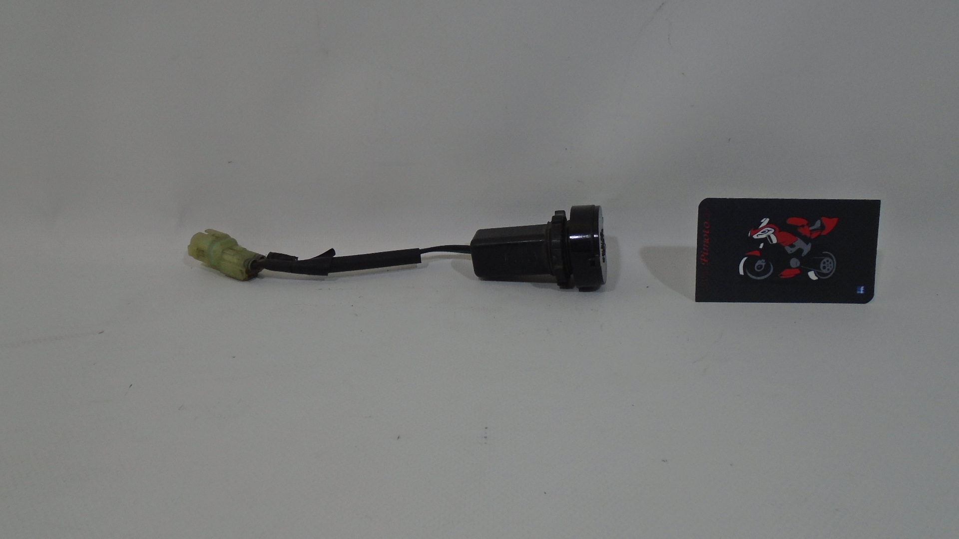 CONECTOR USB SYM GTS 300i EVO
