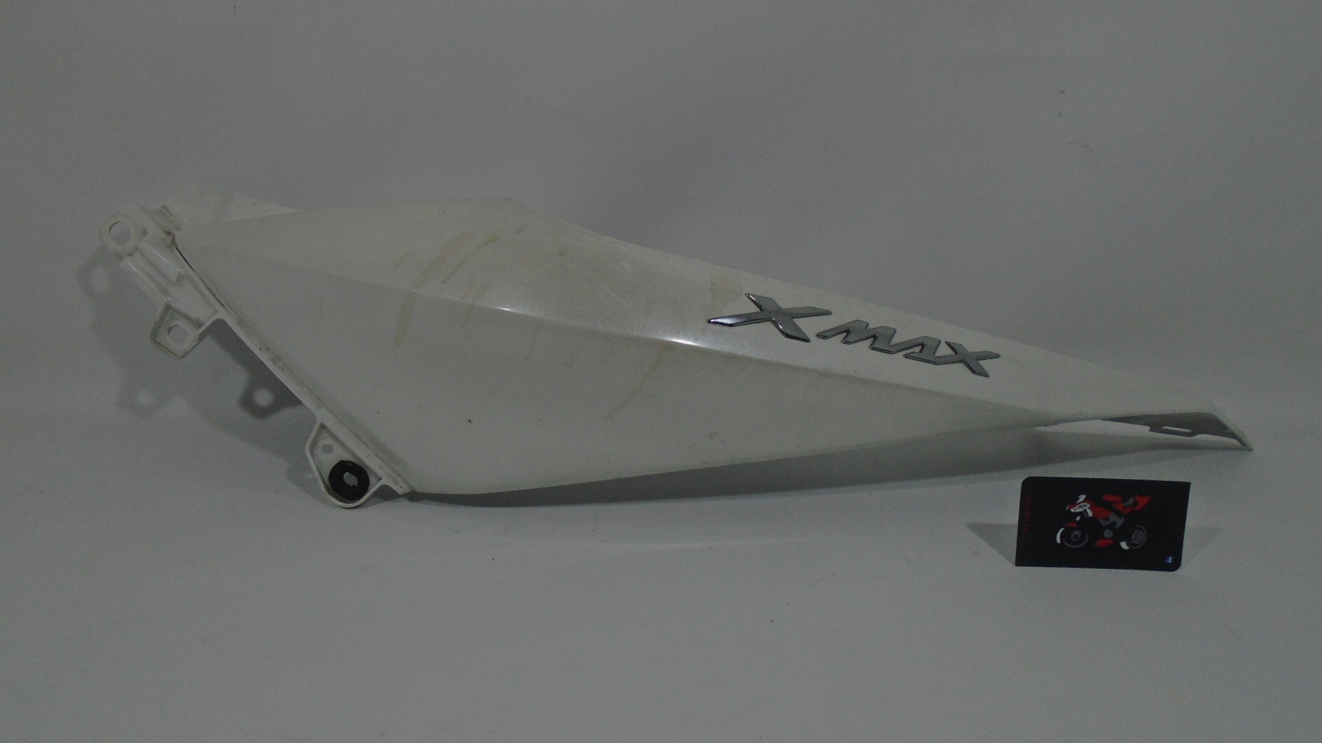 TAPA LATERAL TRASERA IZQUIERDA YAMAHA XMAX 300 17-21