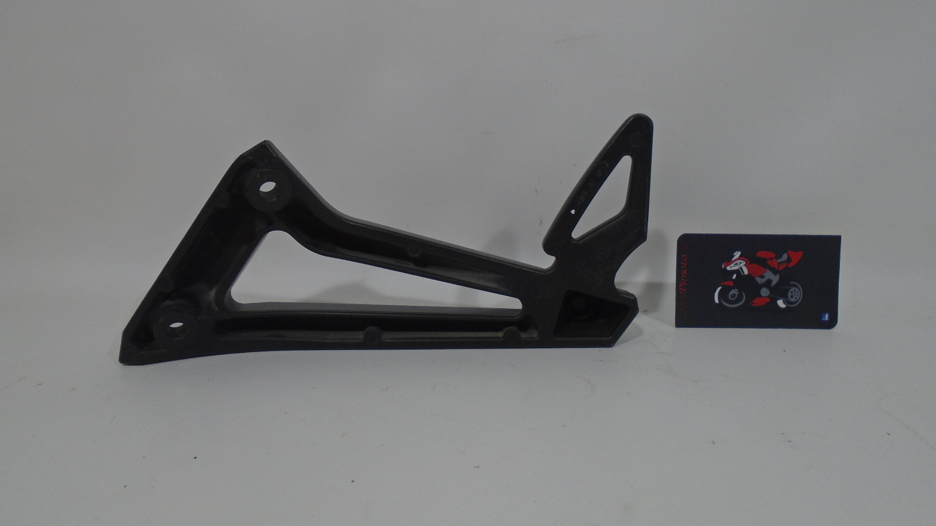 SOPORTE ESTIBO TRASERO DERECHO YAMAHA FZ6 S2 07-10 - Imagen 2