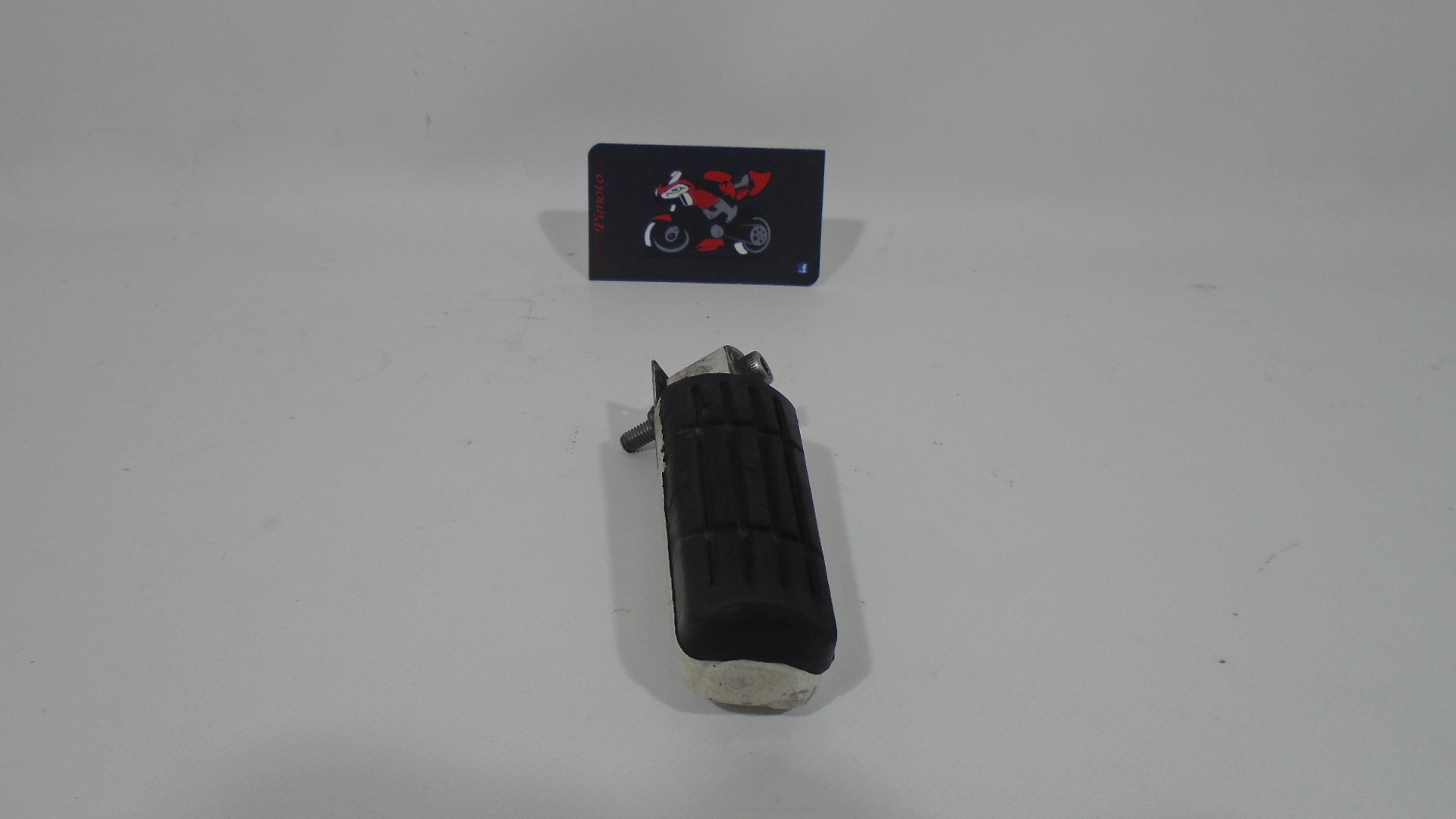 ESTRIBO TRASERO DERECHO YAMAHA FZ6 S2 07-10 - Imagen 3