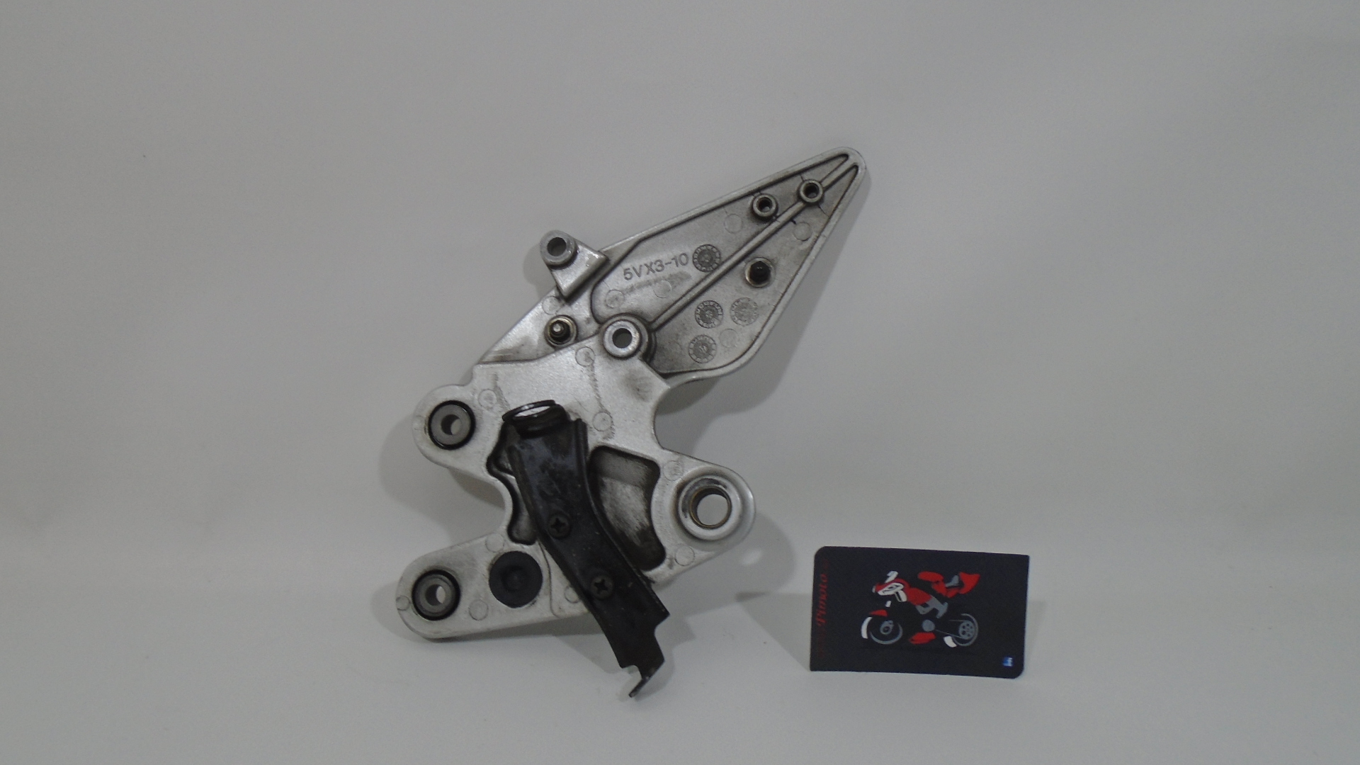 SOPORTE ESTRIBO DELANTERO DEERECHO YAMAHA FZ6 S2 07-10 - Imagen 2