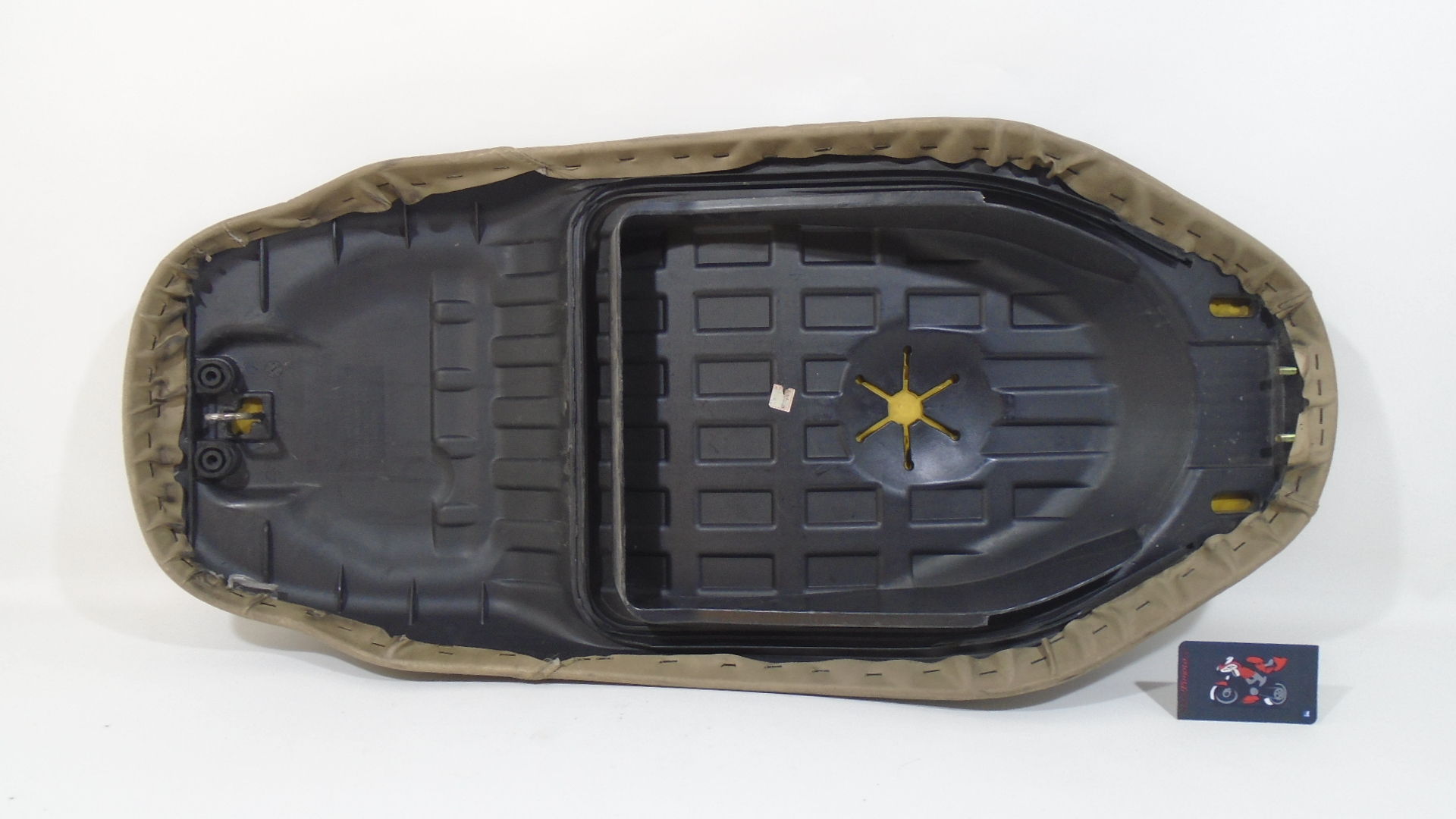 ASIENTO COLOR MARRON SYM FIDDLE II 125 - Imagen 3