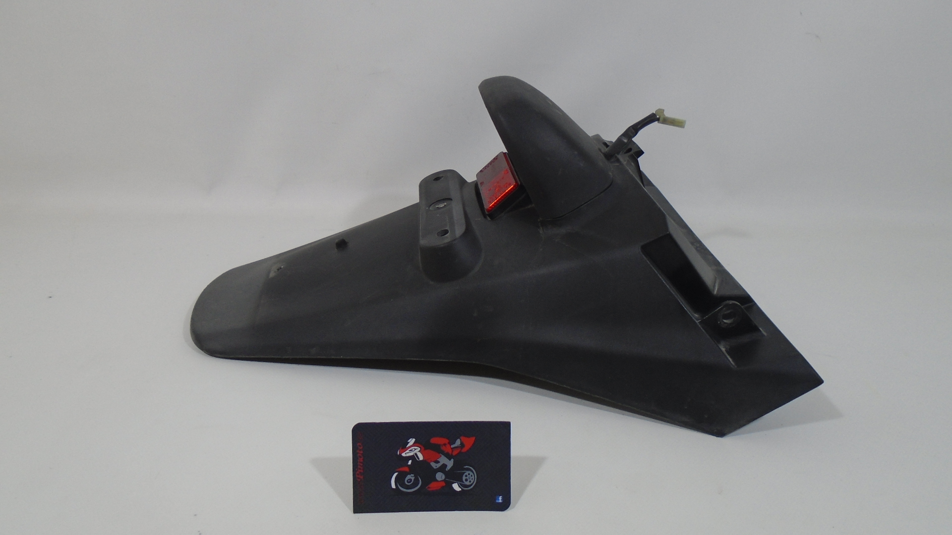 PORTAMATRICULAS
LUZ INCLUIDA HONDA FORZA 250 2005/2007 - Imagen 3