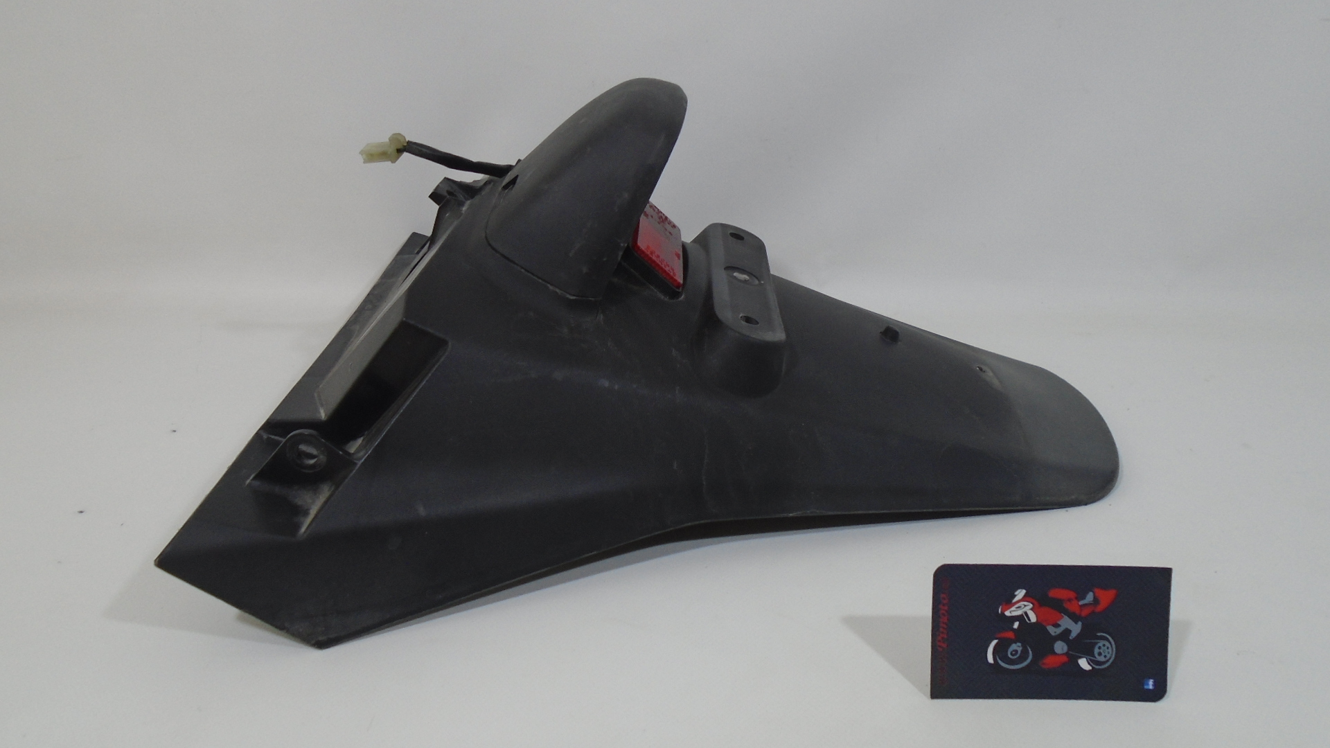 PORTAMATRICULAS
LUZ INCLUIDA HONDA FORZA 250 2005/2007 - Imagen 4