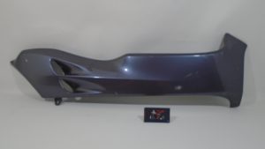 QUILLA DERECHA
COLOR GRIS UN POCO ARAÑADA HONDA FORZA 250 2005/2007