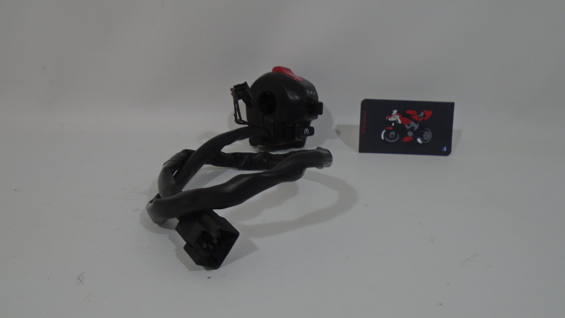 PI&Ntilde;A DERECHA DE ARRANQUE SUZUKI GS 500 E 2001-2006