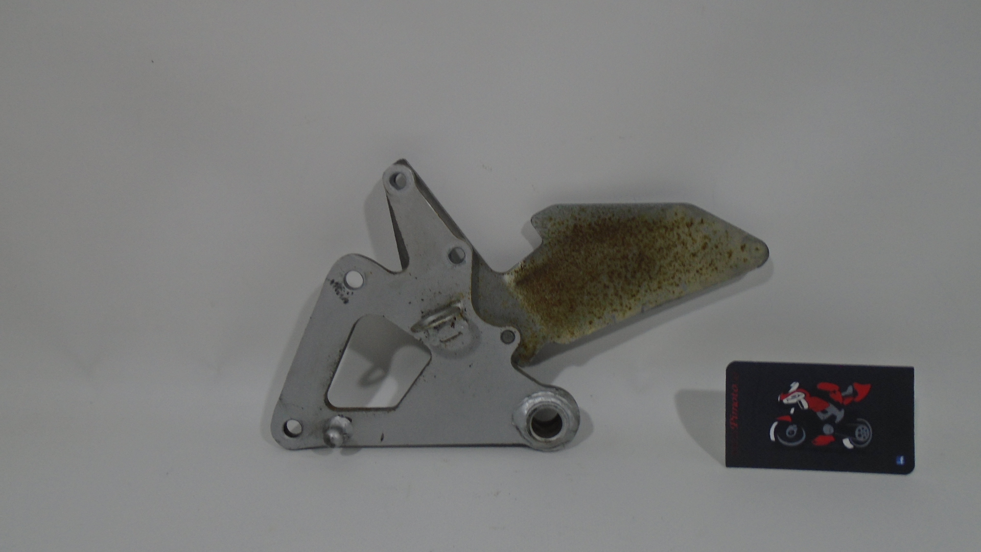 SOPORTE ESTRIBO DELANTERO DERECHO SUZUKI GS 500 E 2001-2006 - Imagen 3