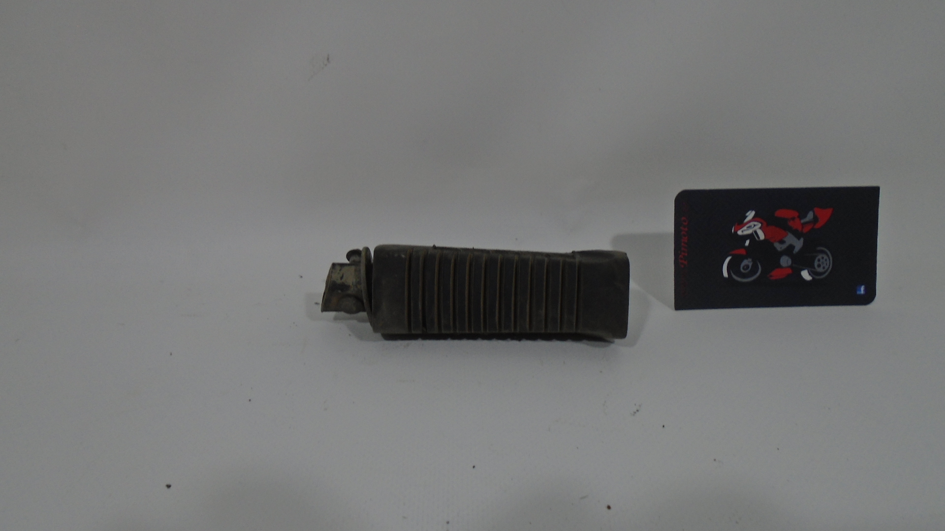 ESTRIBO TRASERO IZQUIERDO SUZUKI GS 500 E 2001-2006 - Imagen 3