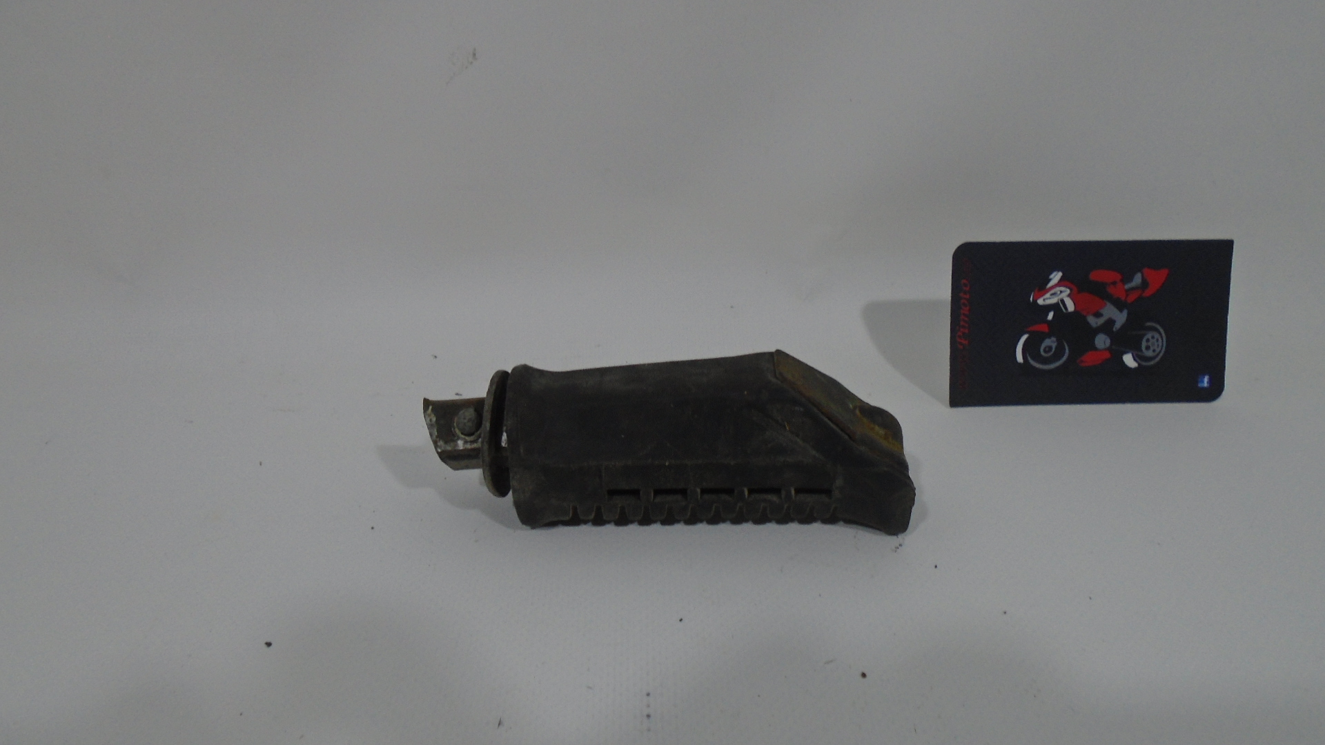 ESTRIBO TRASERO IZQUIERDO SUZUKI GS 500 E 2001-2006 - Imagen 4