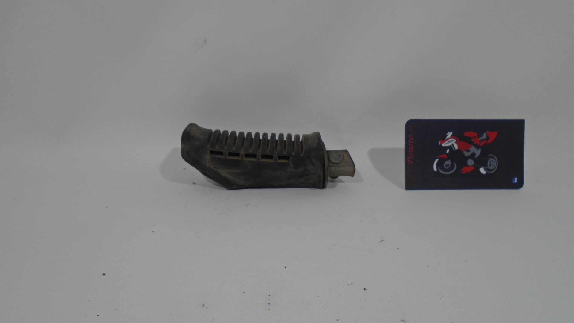 ESTRIBO TRASERO DERECHO SUZUKI GS 500 E 2001-2006 - Imagen 4