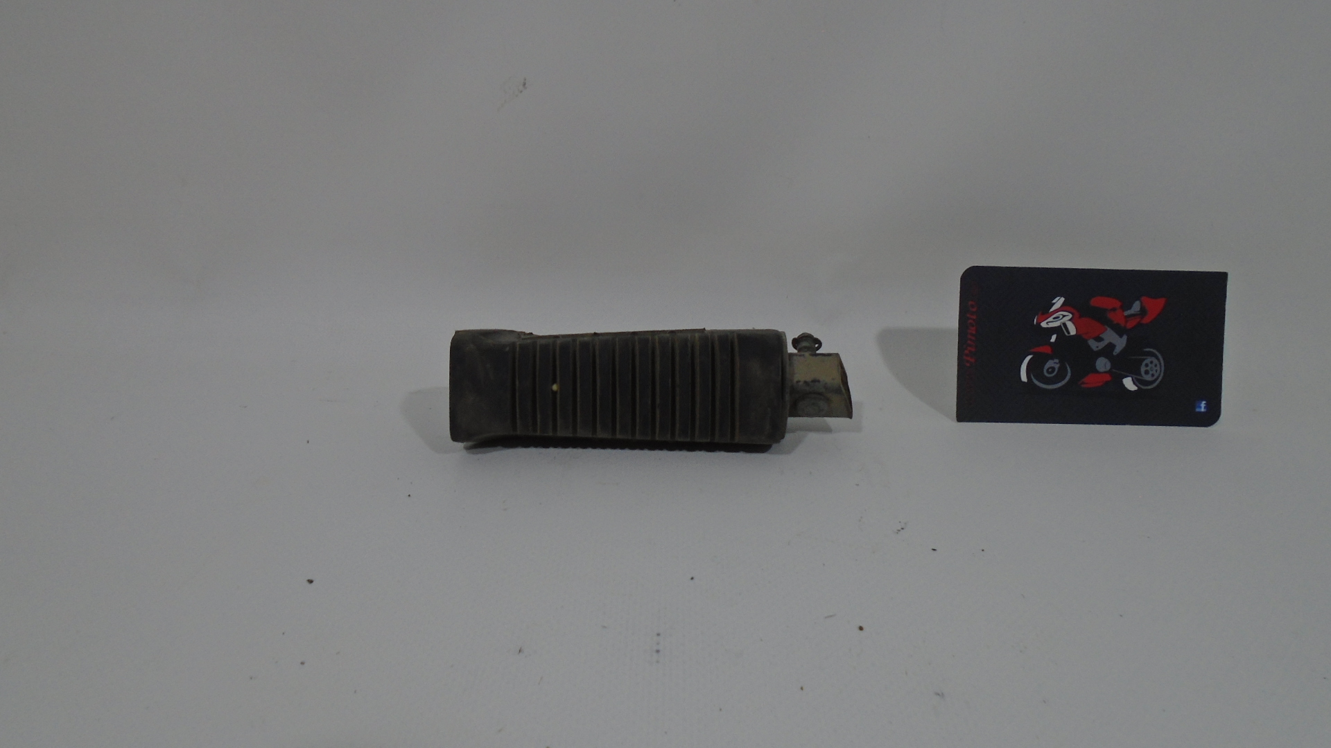 ESTRIBO TRASERO DERECHO SUZUKI GS 500 E 2001-2006 - Imagen 3