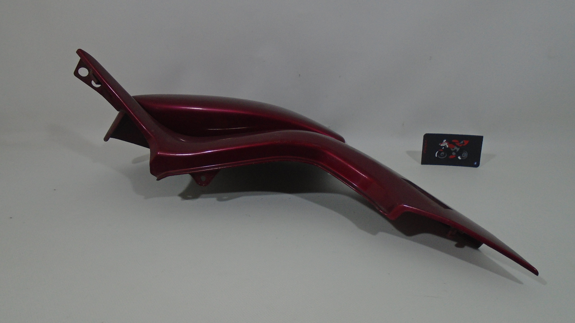 TAPA BAJO ASIENTO DERECHA SUZUKI INTRUDER M1800R - Imagen 3