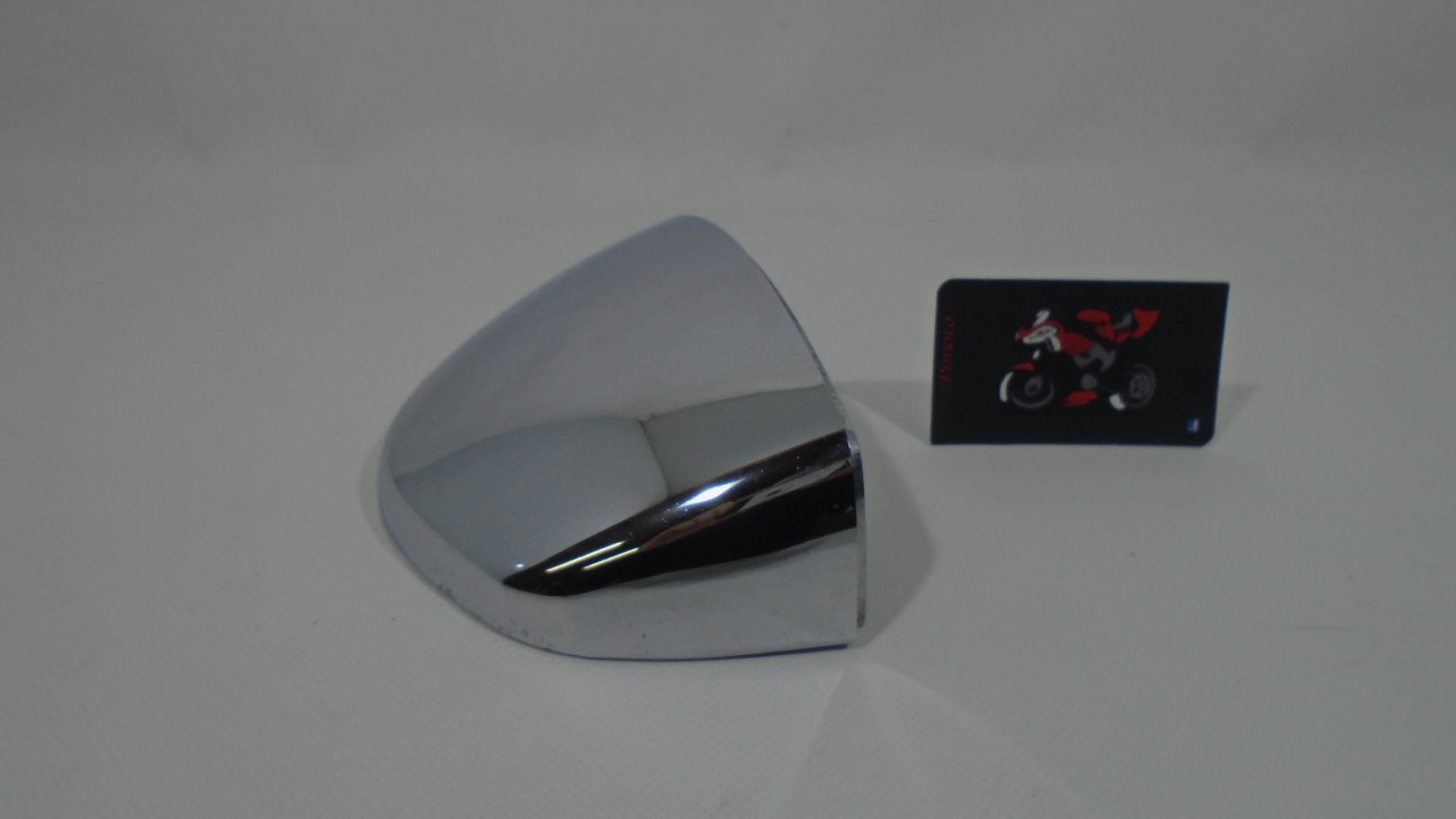 TAPA MARCADOR REVOLUCIONES INFERIOR SUZUKI INTRUDER M1800R - Imagen 4