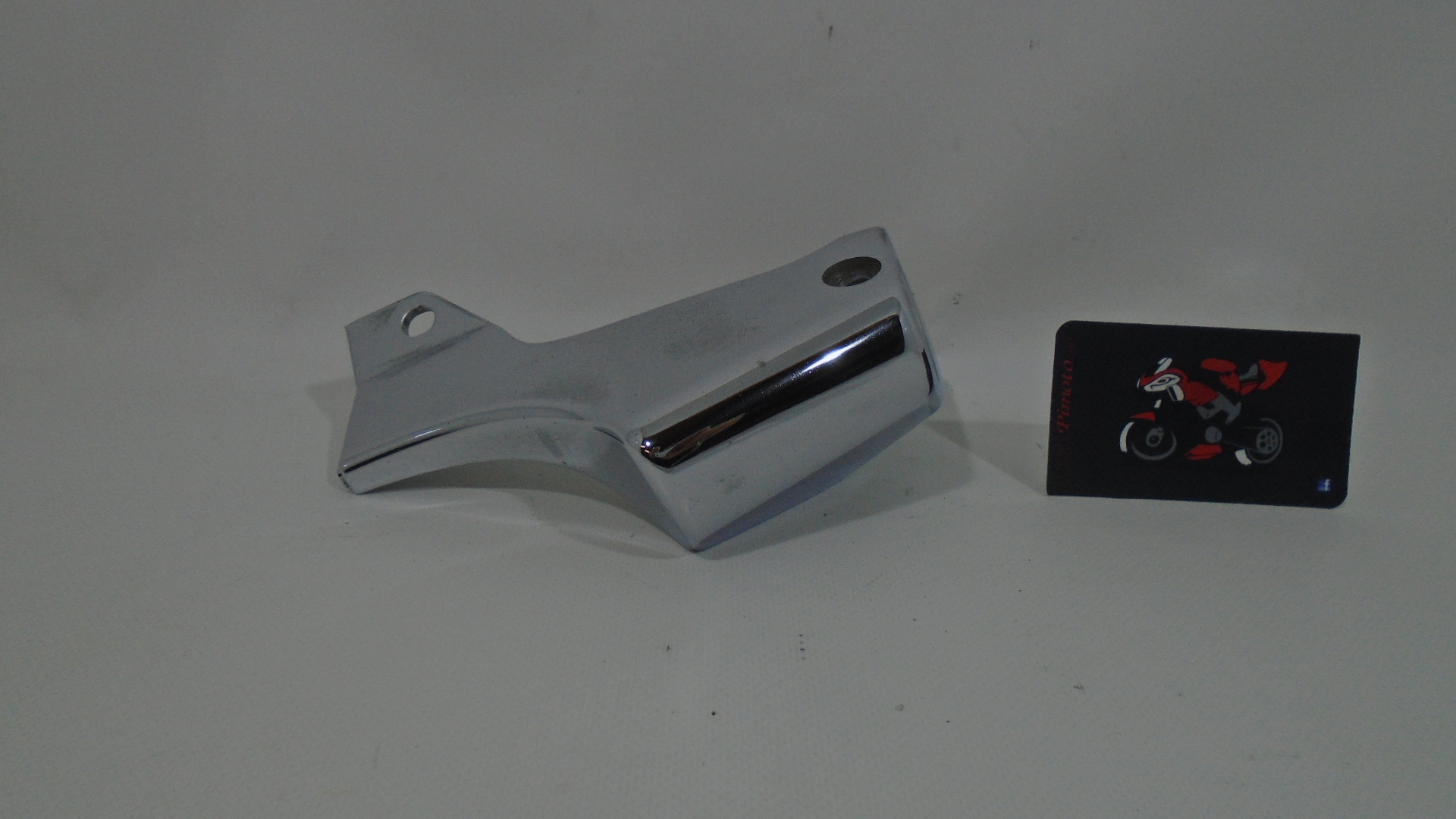 SOPORTE CROMO INTERMITENTE DELANTERO DERECHO SUZUKI INTRUDER M1800R