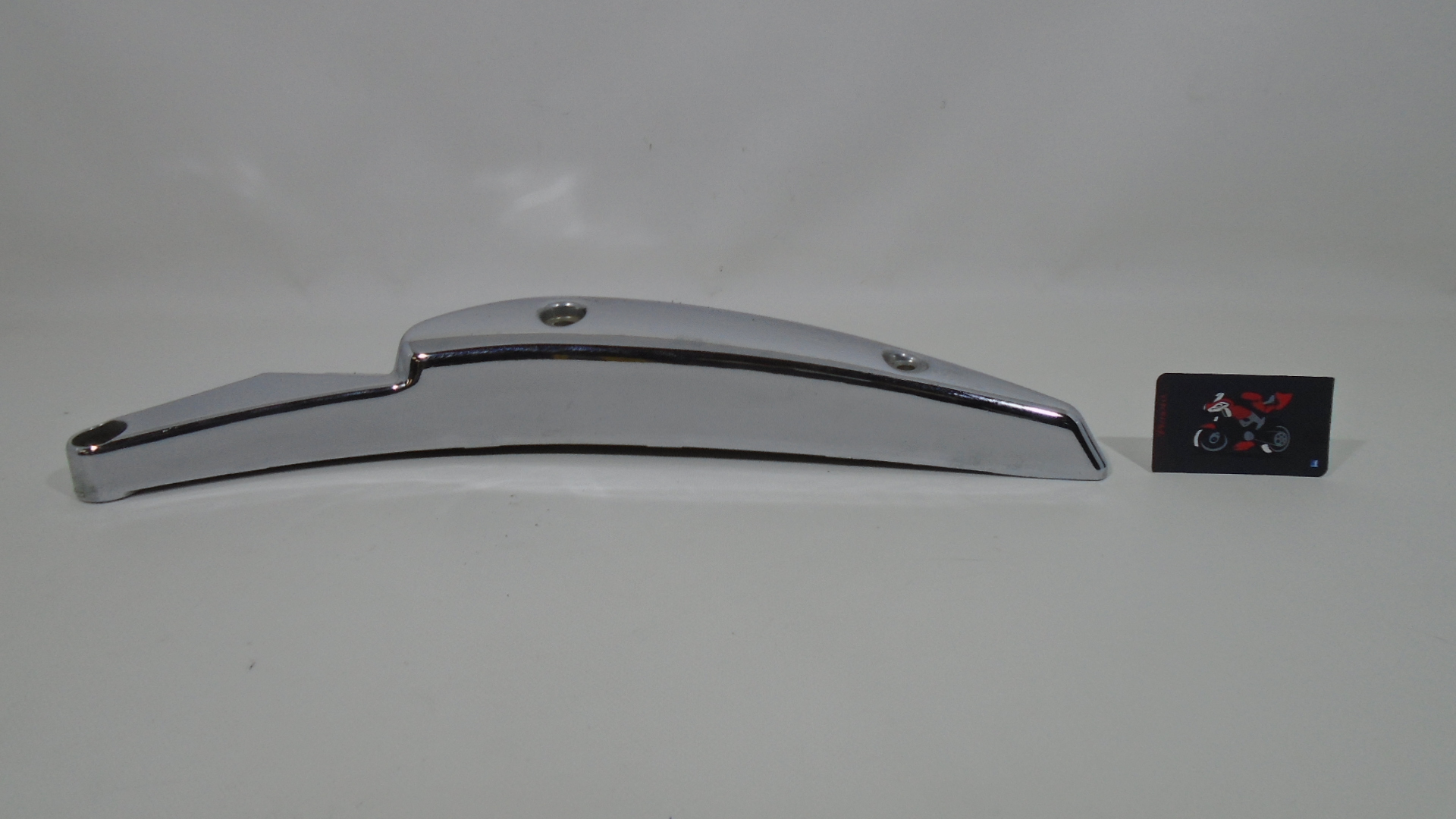 ASIDERO IZQUIERDO CROMO SUZUKI INTRUDER M1800R - Imagen 3