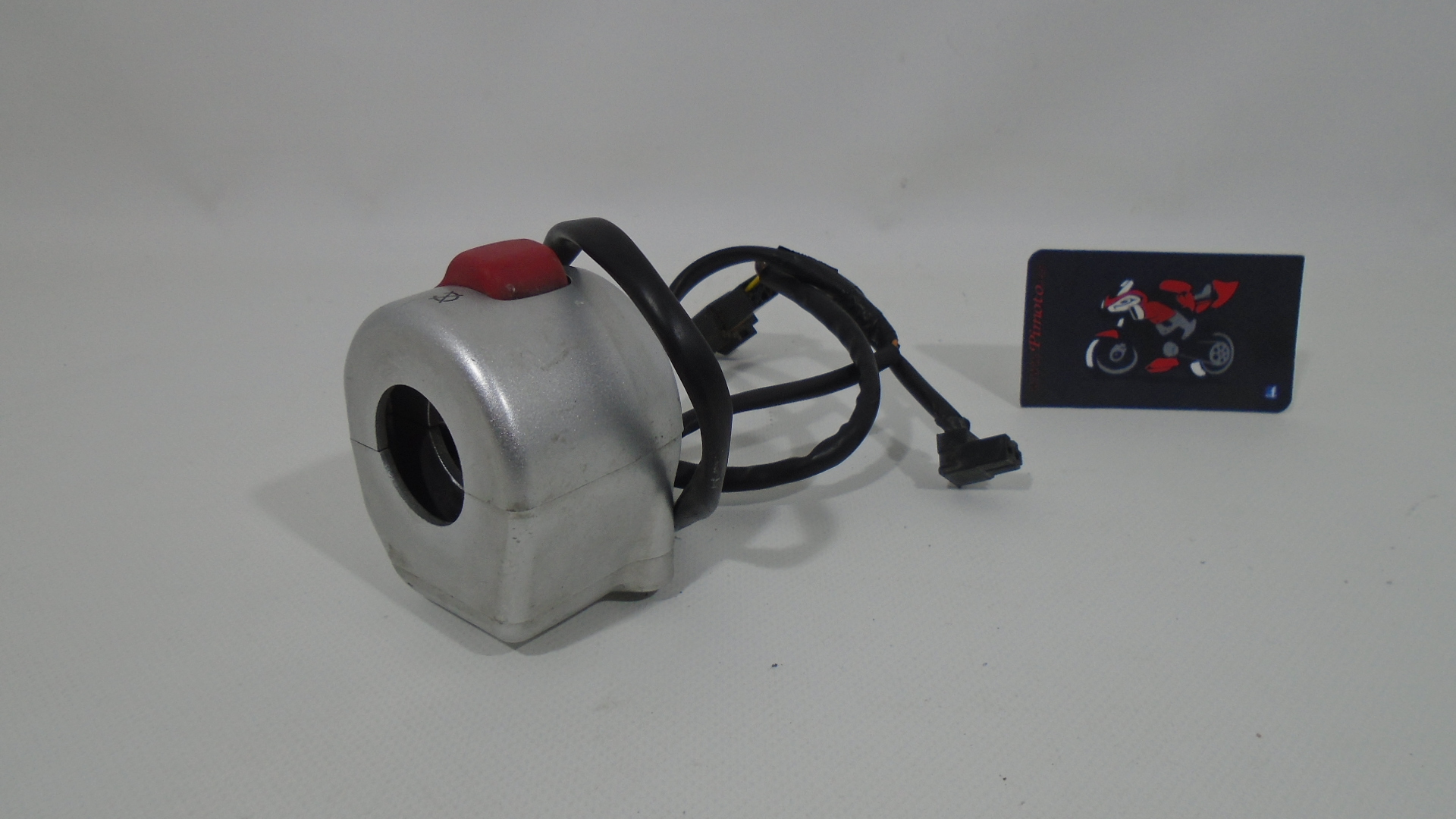 PI&Ntilde;A DERECHA DE ARRANQUE  SUZUKI INTRUDER M1800R - Imagen 3