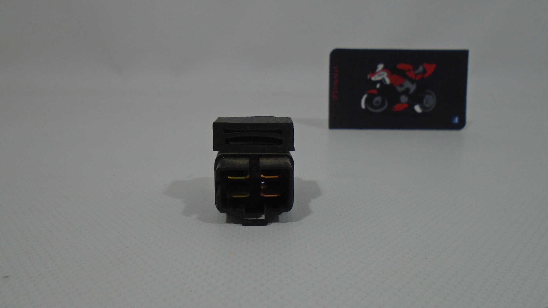 RELE 4 PINS SUZUKI INTRUDER M1800R - Imagen 3