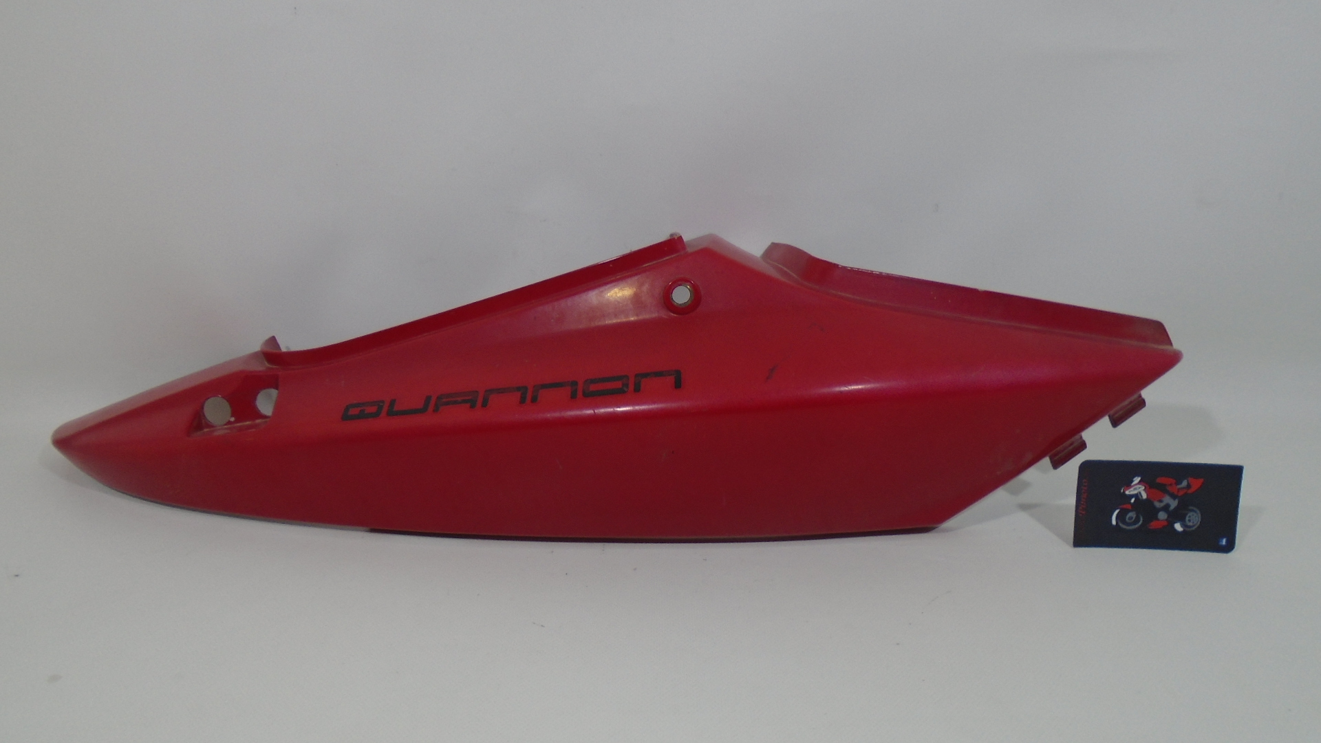 LATERAL TRASERO DERECHO KYMCO QUANNON 125