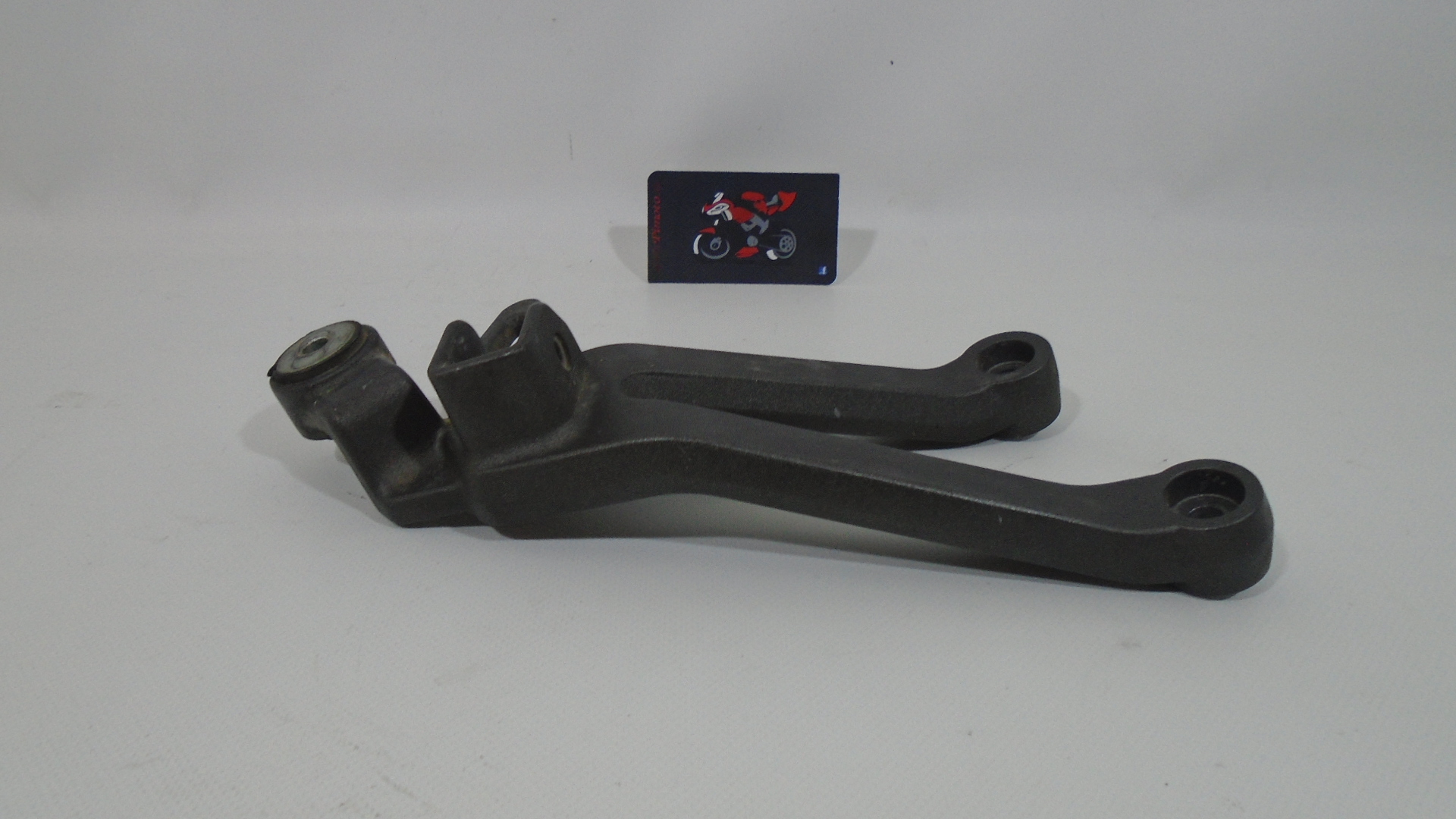SOPORTE ESTRIBO TRASERO DERECHO KYMCO QUANNON 125 - Imagen 4
