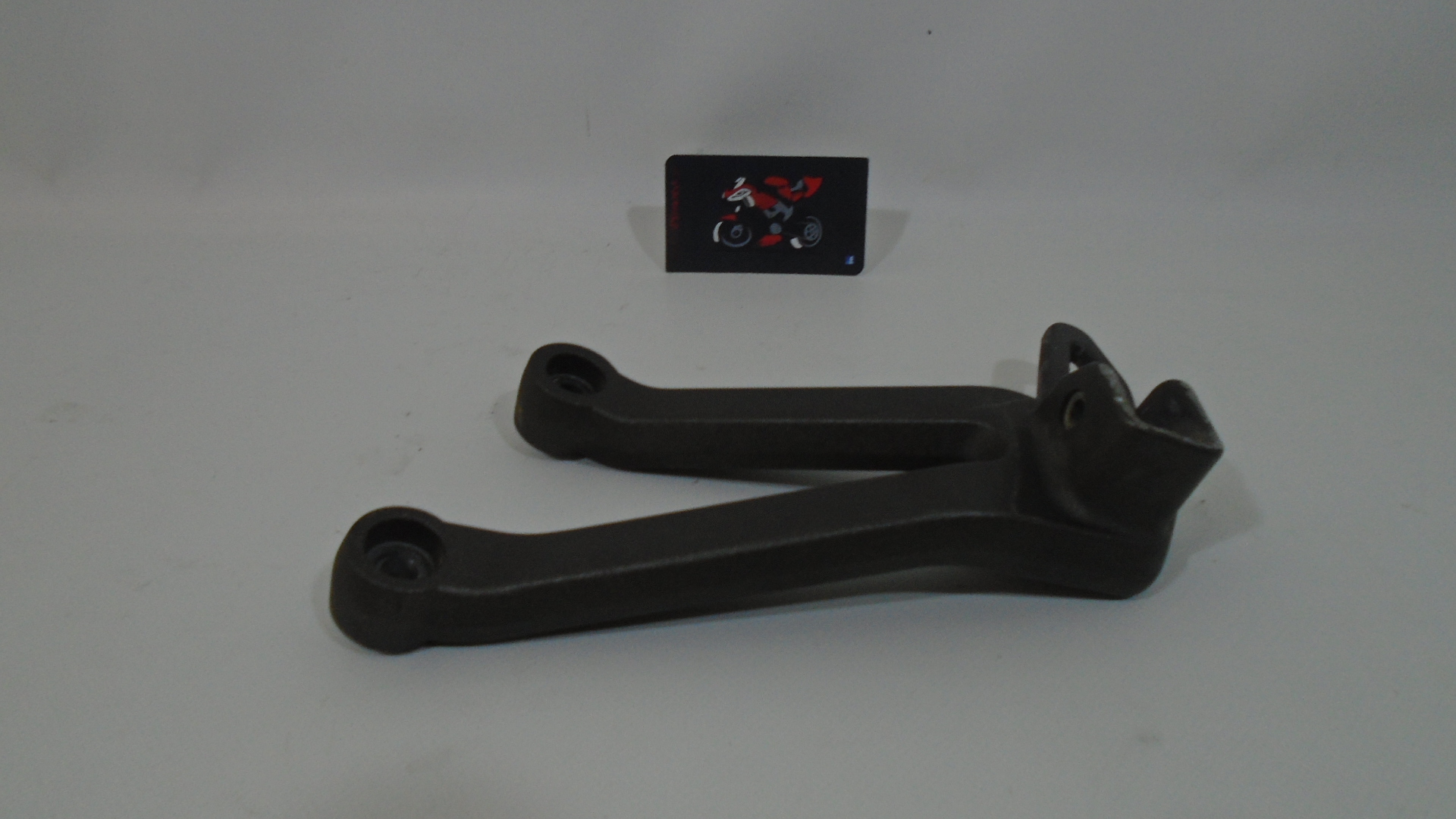 SOPORTE ESTRIBO TRASERO IZQUIERDO KYMCO QUANNON 125 - Imagen 3
