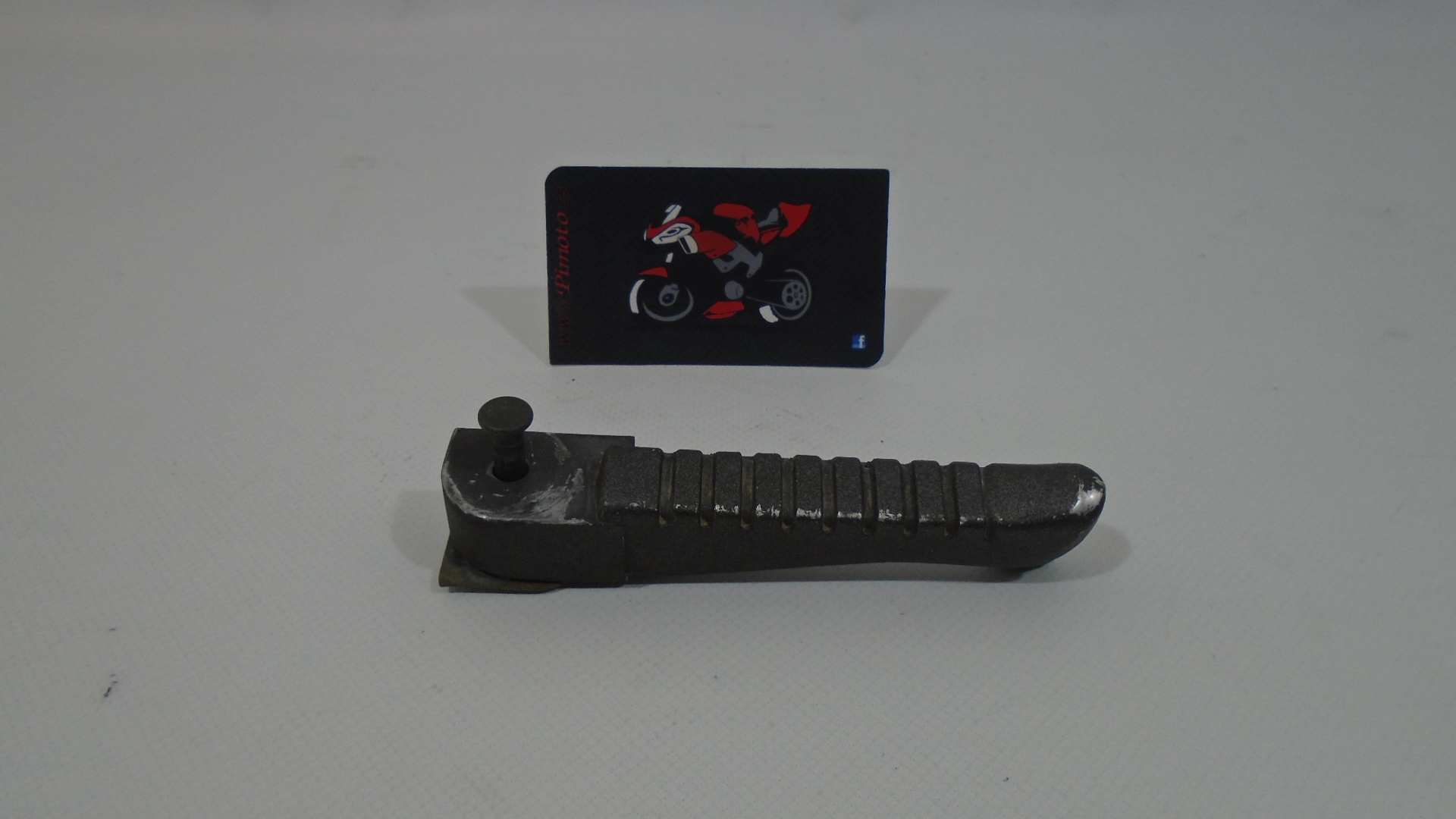 ESTRIBO TRASERO DERECHO KYMCO QUANNON 125