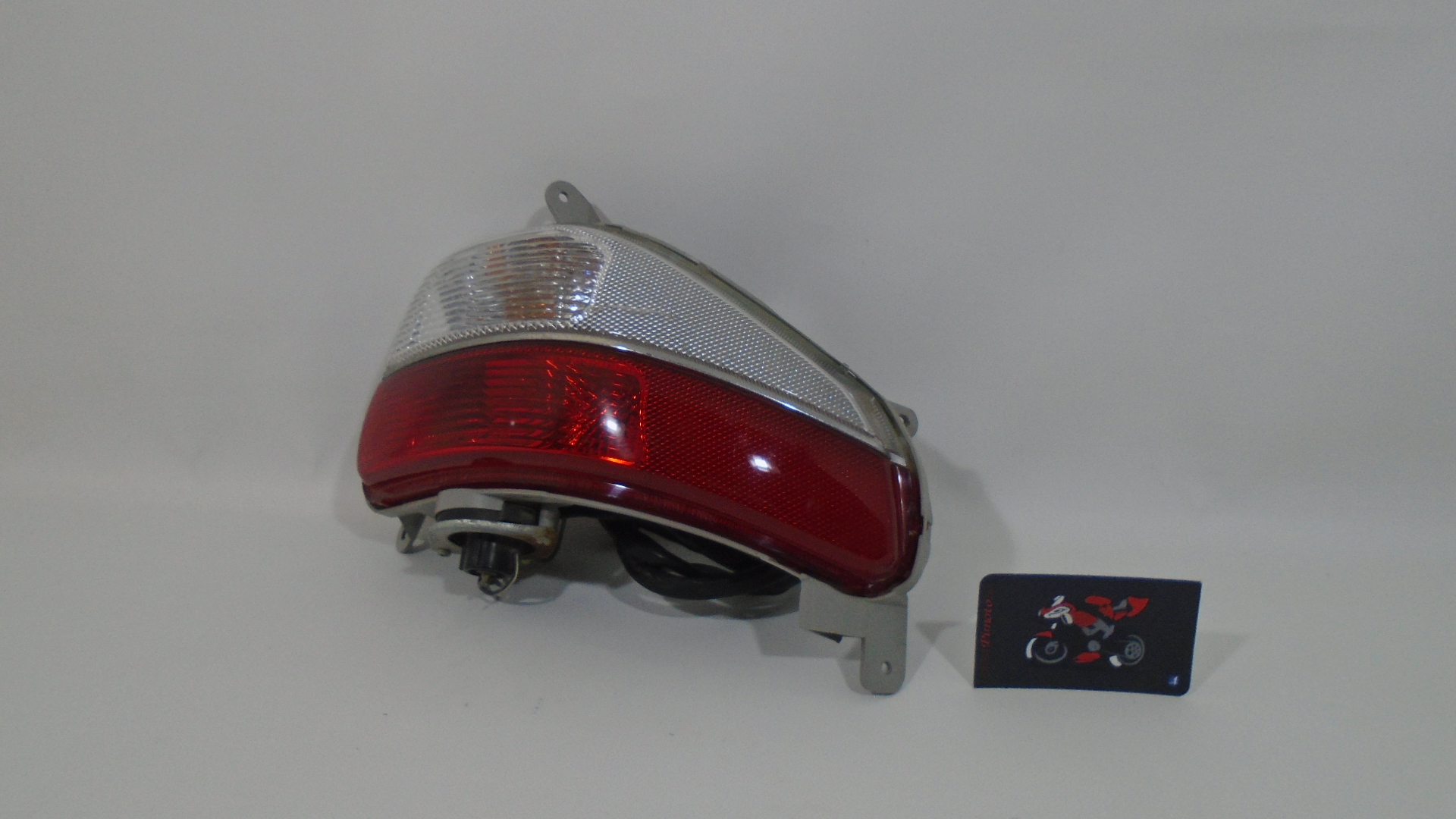 PILOTO TRASERO DERECHO SUZUKI BURGMAN 650 2002/2012 - Imagen 3