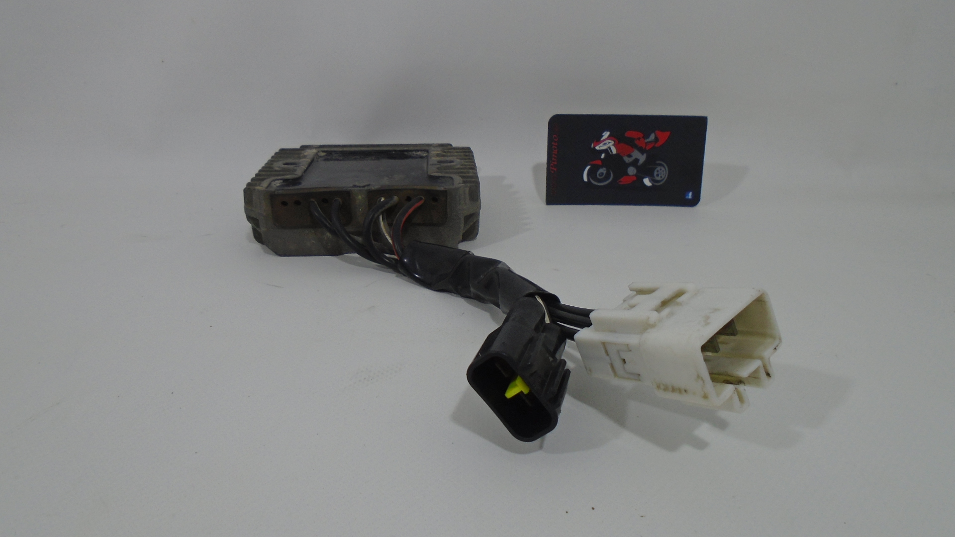 REGULADOR DE CORRIENTE  SUZUKI BURGMAN 650 2002/2012 - Imagen 3