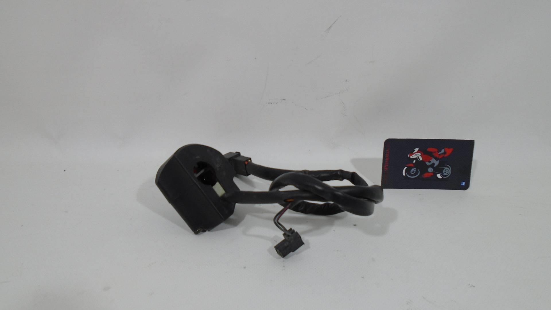 PI&Ntilde;A DERECHA DE ARRANQUE SUZUKI V-STROM 650 04-07 - Imagen 3