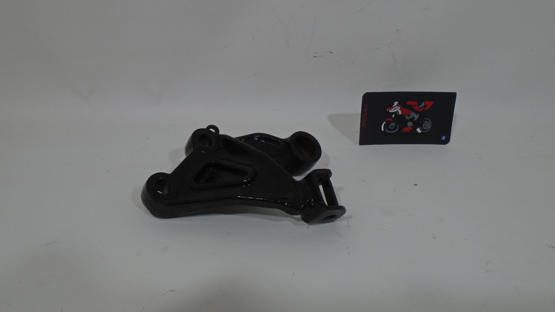SOPORTE ESTRIBO DELANTERO DERECHO YAMAHA VMAX 1200 96-02 - Imagen 3