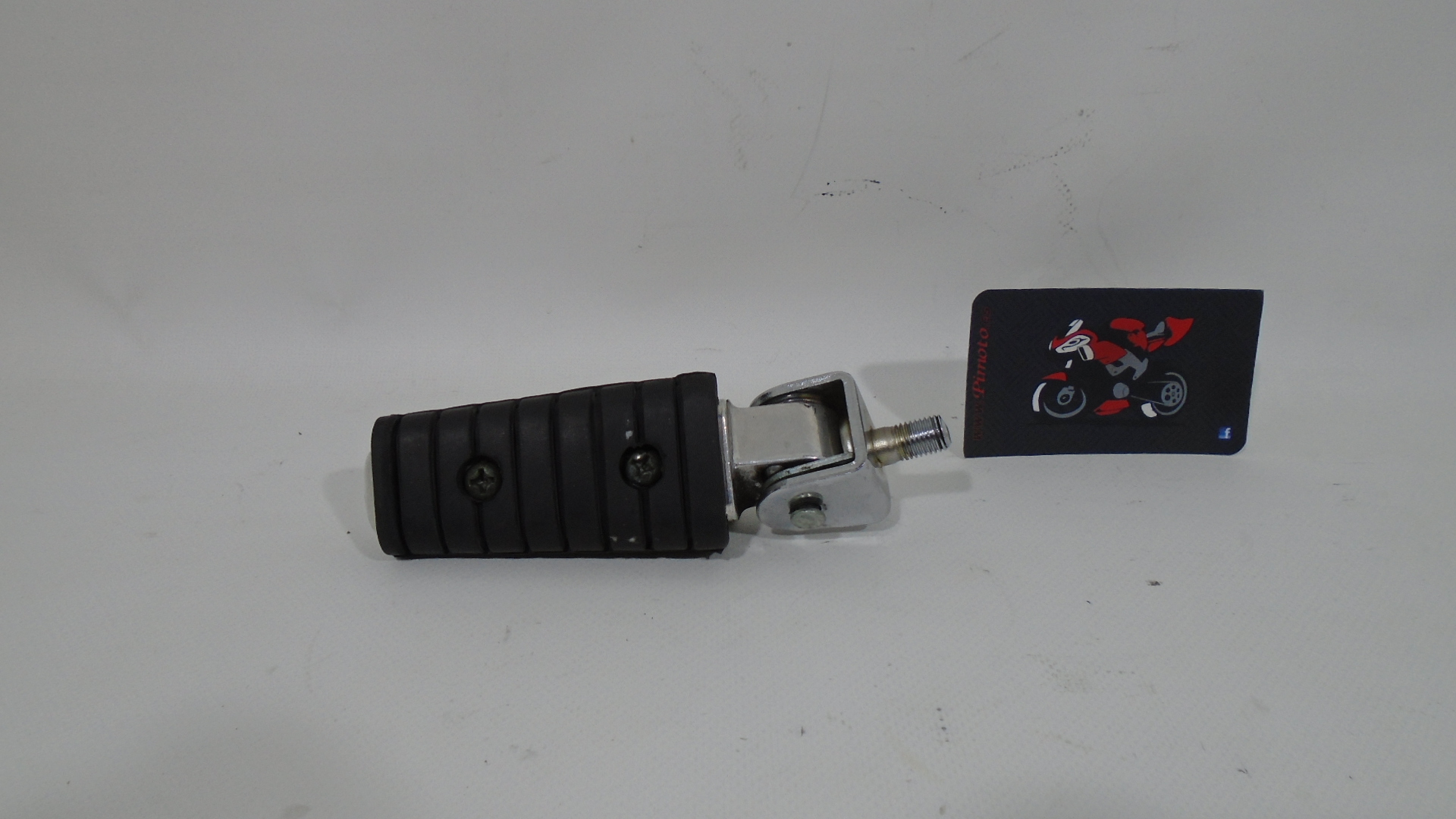 ESTRIBO TRASERO DERECHO YAMAHA VMAX 1200 96-02