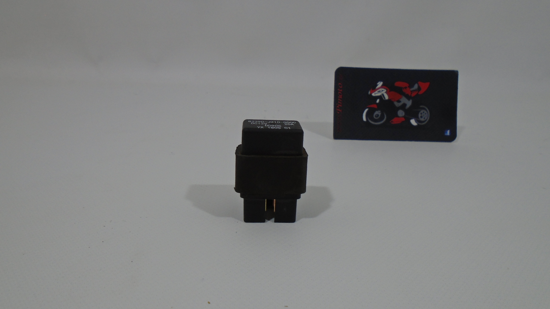 RELE 4 PINS REF. 8229D-J210-0000 MACBOR MONTANA XR1