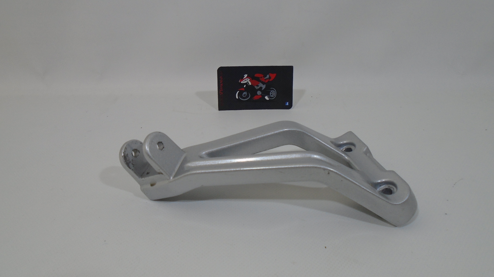 SOPORTE ESTRIBO TRASERO DERECHO MACBOR MONTANA XR1 - Imagen 3