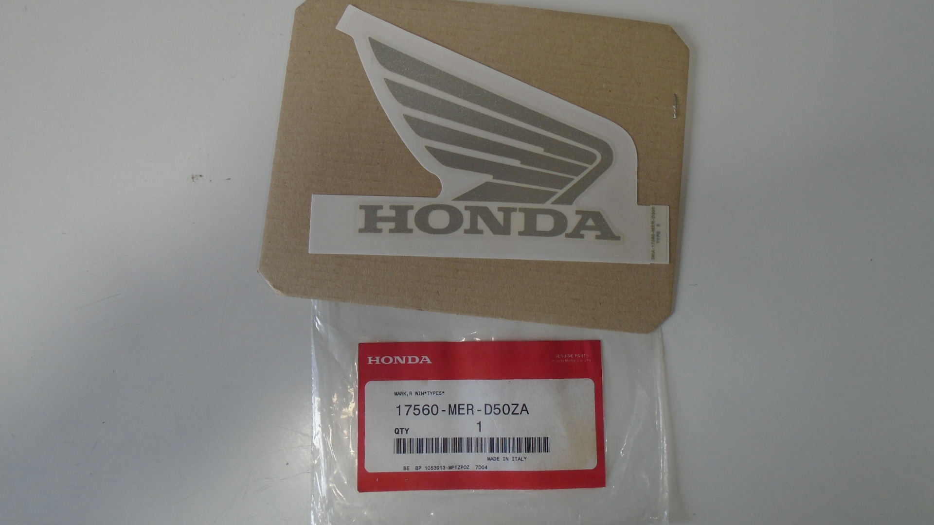 17560-MER-D50ZA ADHESIVOS OEM HONDA.